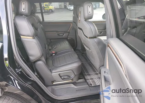 2025 Rivian R1S Ascend Tri Motor Max Pack/Premium Tri Motor Max Pack z USA, uszkodzony, nr VIN 7PDSGCBP3SN058151